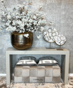 sidetable-wandmeubel-beige-eiken-luxury-hotelchic-hotelchique-hotel-chic-design