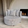 loveseat-fauteuil-rond-be-loveley-voorraad-stoel