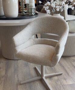 eetkamerstoel-stoel-draaibaar-draaifunctie-beige-poten-beige-frame