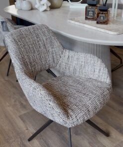 Maatwerk-stoel-eetkamerstoel-eettafelstoel-eetstoel-be-trendy-01-bruine-poten-draaibaar