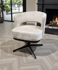 bruce-eetkamerstoel-stoel-eetstoel-draaibaar-draaifunctie-armleuning-beige-hotel-hotelsfeer-bergen-806