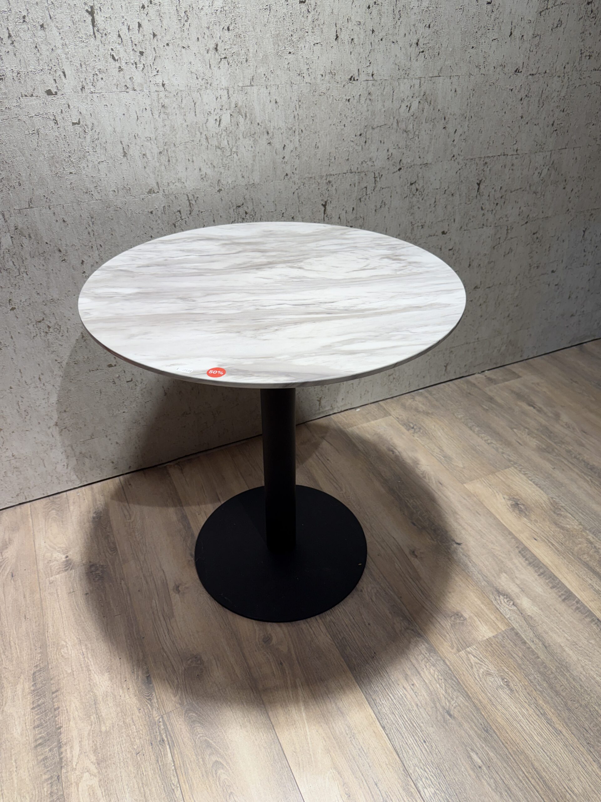 Bistrotafel rond marmer look / Showroommodel / Magazijn leegverkoop - Afbeelding 2