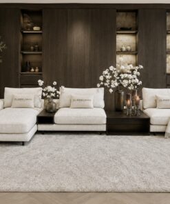 Bank Romée luxe maatwerk elementenbank met banktafel in beige hotel chique interieur