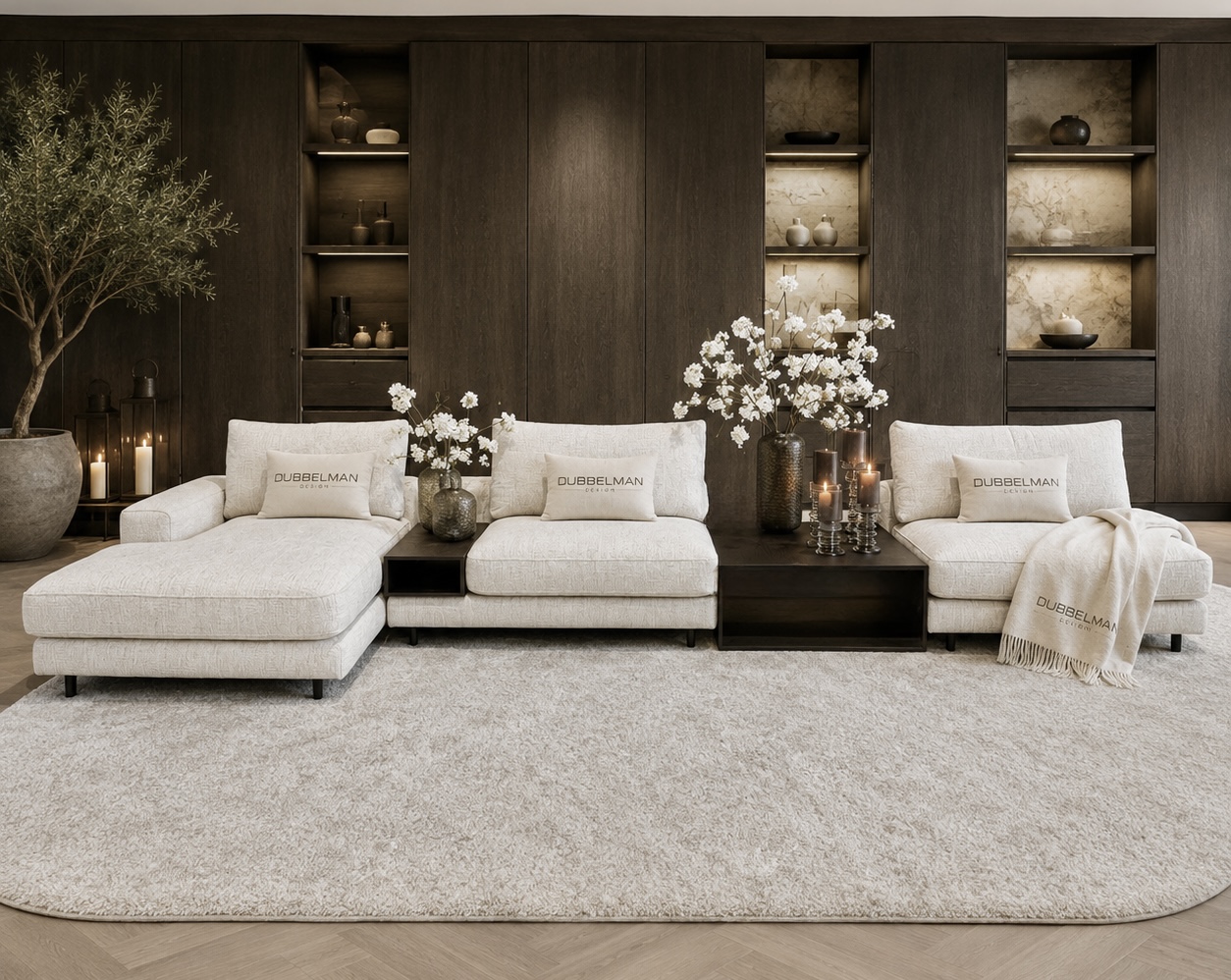 Bank Romée luxe maatwerk elementenbank met banktafel in beige hotel chique interieur