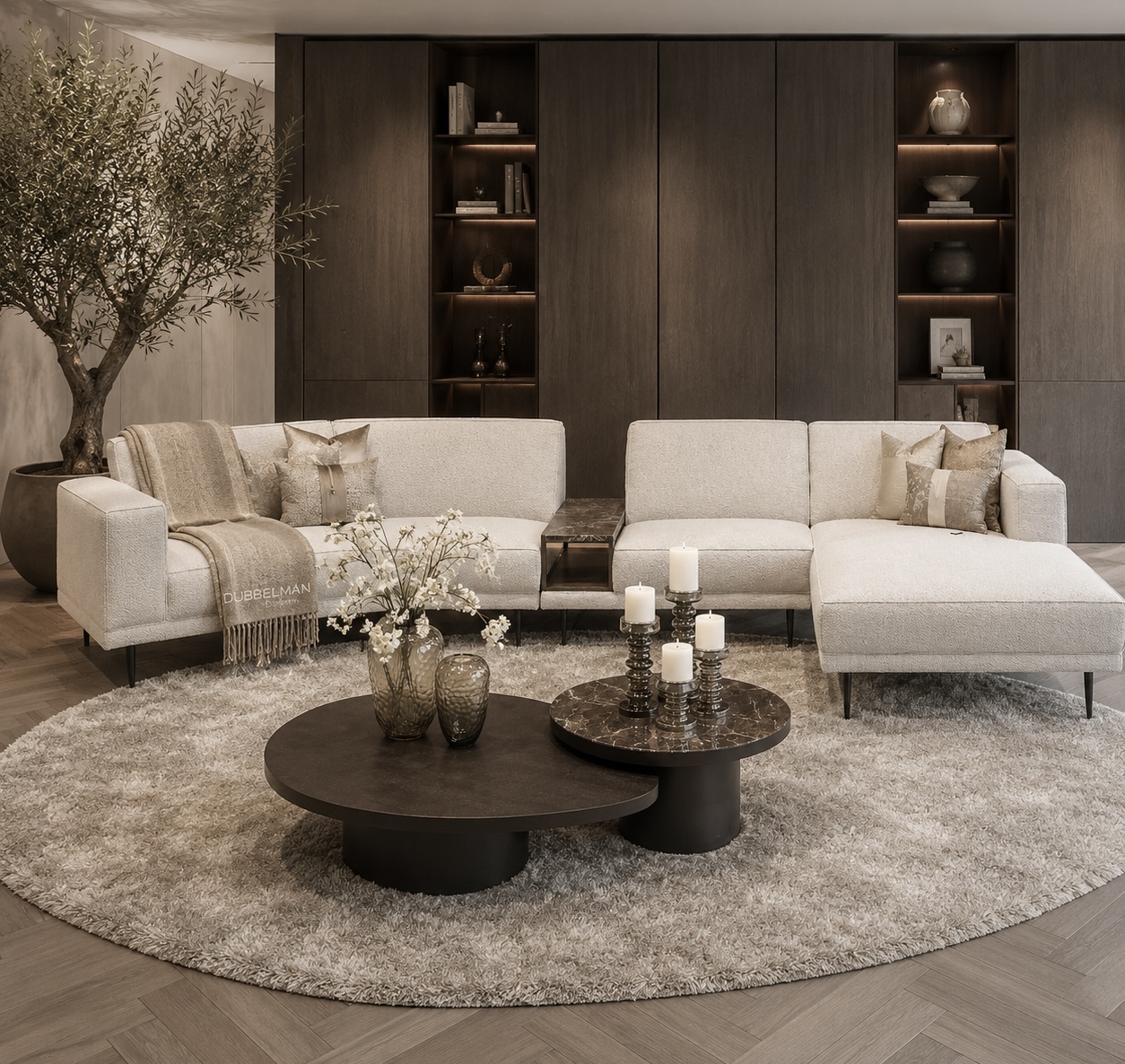 Moderne designbank Senna met vaste kussens en slanke pootje van Dubbelman Design