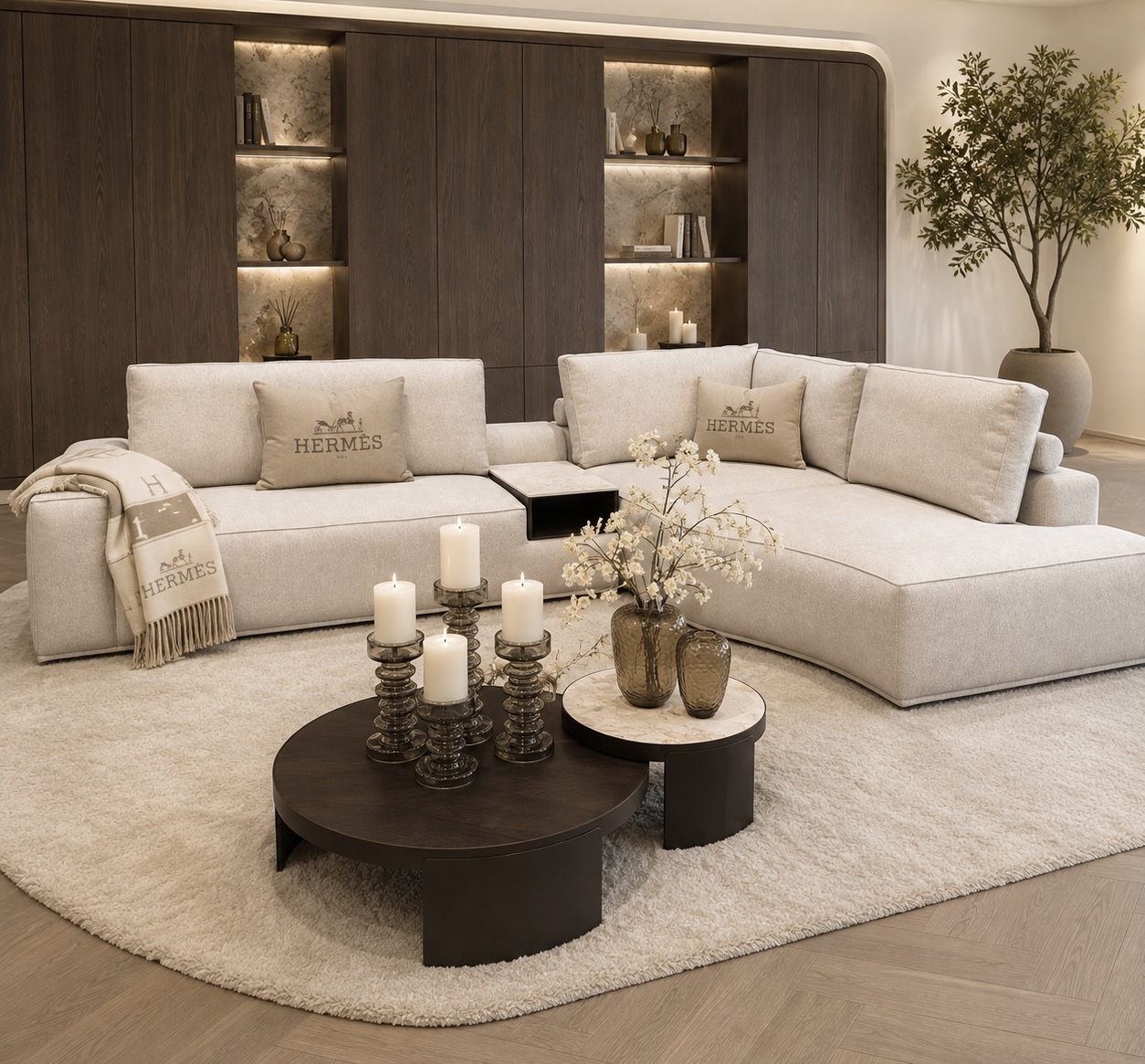 Luxe maatwerk elementen bank Carón met curve en met geïntegreerde tafel, Dubbelman Design hotel chique interieur