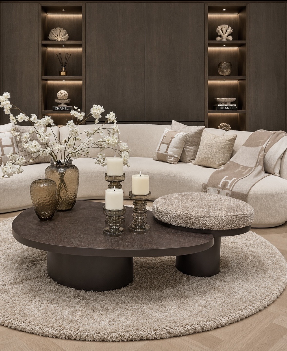 Maatwerk salontafel Lemont in donkerbruin hout, Dubbelman Design hotel chique interieur