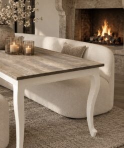 Eettafel hout met witte queen Ann poten landelijke stijl