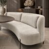 Ovale eetbank Luca in licht beige stof met bruine poten