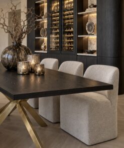 Zwart eiken eettafel met gouden matrixpoot – Dubbelman Design